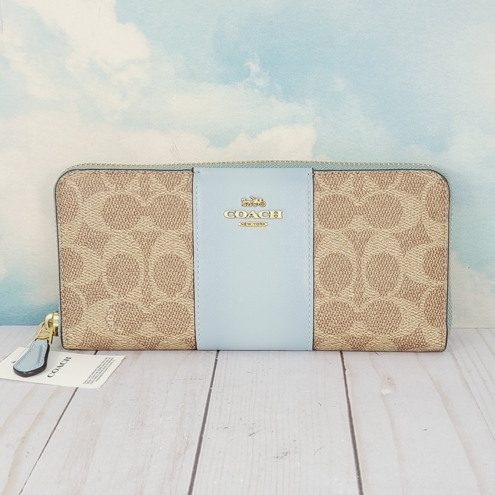 COACH Accordion Zip Wallet Signature Colorblock